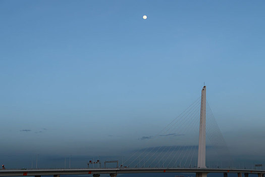深圳湾大桥月亮
