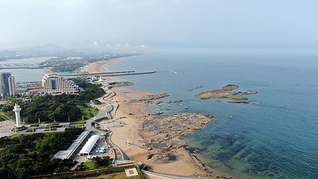 碧波万顷的日照海龙湾,1800多米的金沙滩宛如城市金腰带