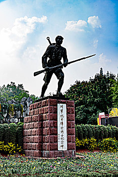 川军抗战石刻雕像