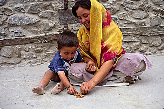 女孩,教育,兄弟,计算,乡村,北方,区域,巴基斯坦,五月,2005年