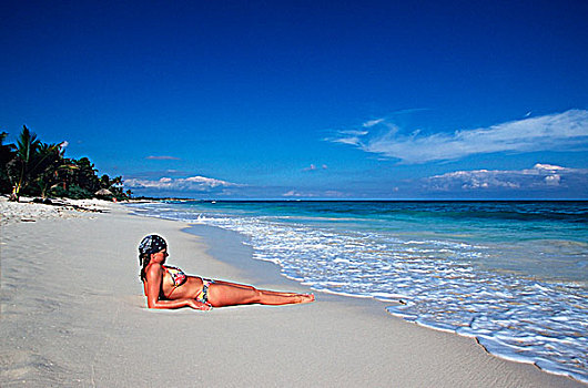 墨西哥,尤卡坦半岛,靠近,女青年,卧,海滩
