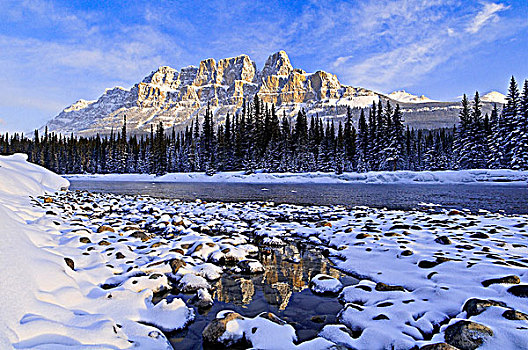 城堡山,反射,弓河,冬天,班芙国家公园,艾伯塔省,加拿大