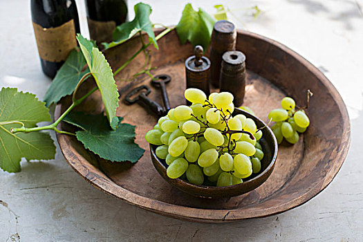 绿葡萄,藤叶,调味品,木质,盘子,意大利