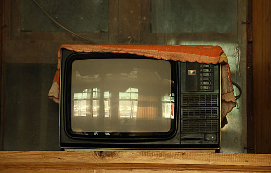 老式电视机