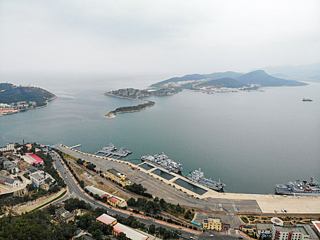 航拍辽宁大连旅顺海岸游园,龙河,老虎尾,黄金山炮台及周边