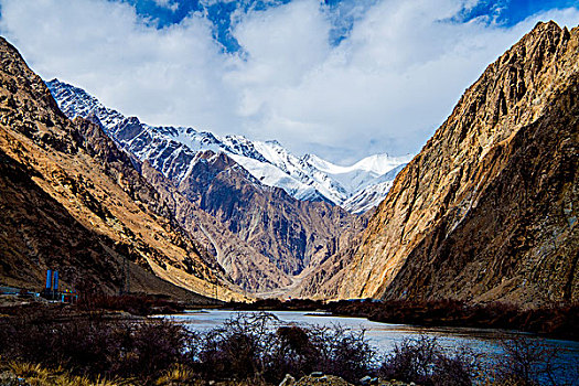 新疆,石山,地形,地貌,河流,雪山