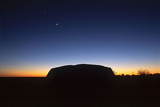 艾尔斯巨石,夜晚,乌卢鲁国家公园,北领地州,澳大利亚