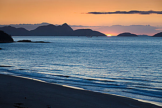 科巴卡巴纳海滩,海洋,日出,里约热内卢,巴西