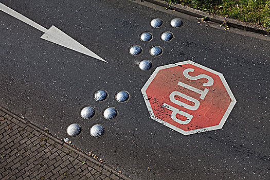 街道,停车标志,指示箭头,北莱茵威斯特伐利亚,德国,欧洲