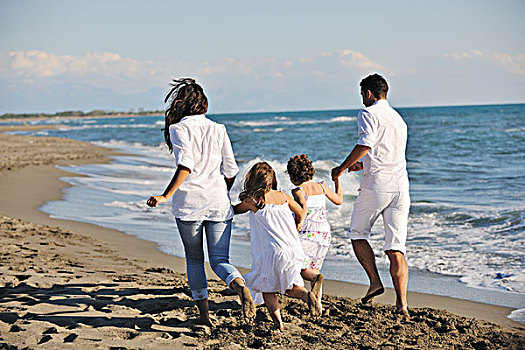 高兴,年轻家庭,白人,衣服,开心,假期,美女,海滩