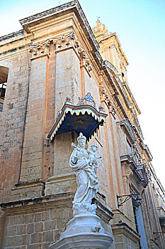 姆迪娜古城中的圣母像