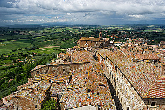屋顶,蒙蒂普尔查诺红葡萄酒,锡耶纳省,托斯卡纳,意大利,欧洲
