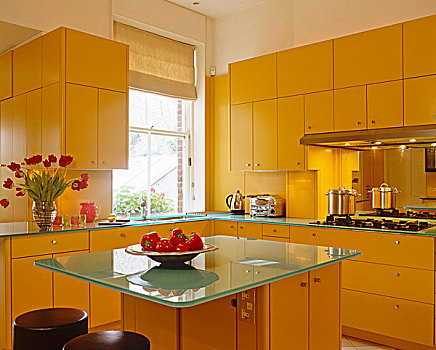 厨房,设计,岛屿,玻璃,围绕,柜厨,黄色