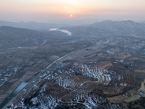 航拍山东沂蒙山区的乡村风光