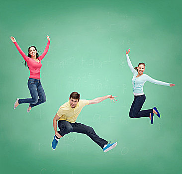 高兴,自由,友谊,教育,人,概念,群体,微笑,青少年,跳跃,空中,上方,绿色,棋盘,背景