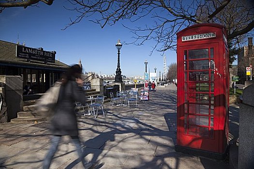 红色,电话亭,堤,伦敦,英格兰