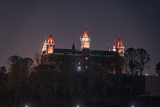 四川德阳旌阳区文化娱乐城玄珠湖公园城堡夜景