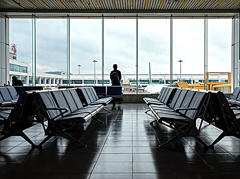 机场孤独旅客
