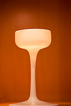 高脚杯形状的灯具