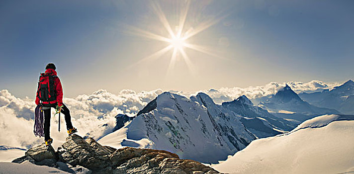 全景,男性,攀登,向外看,积雪,山顶,阿尔卑斯山,瑞士