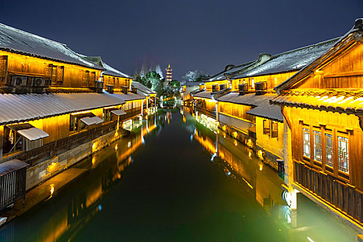 乌镇雪后夜色