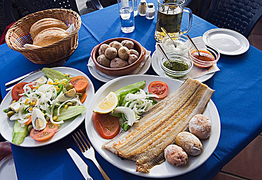 鱼,土豆,沙拉,父亲,西班牙饮食,兰索罗特岛,加纳利群岛,西班牙,欧洲