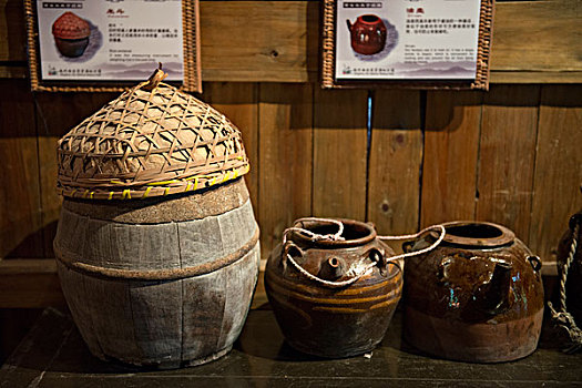 浙江杭州西溪湿地传统生活用品米斗油罐