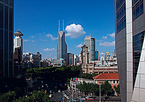 上海南京西路原跑马总会钟楼
