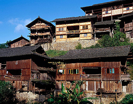贵州黔东南地区千户苗寨的木制吊角楼