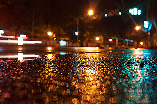 江苏,南京,街头,夜色,灯光,树影,影子,水,雨后,路面