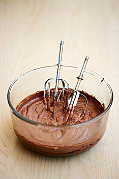 巧克力蛋糕,搅拌,玻璃碗,搅拌器