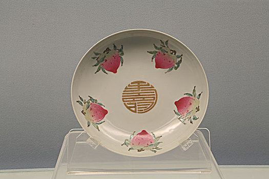 景德镇窑粉彩桃果纹盘,清朝,雍正年