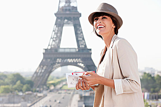 女人,拿着,引导,书本,背景,巴黎,法兰西岛,法国