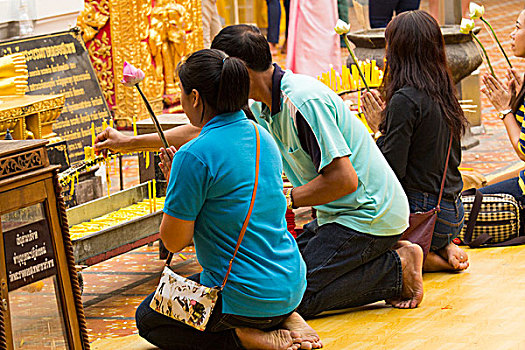 泰国,清迈省,寺院,素贴,带来,莲花,亮光,蜡烛,祈祷,使用,只有