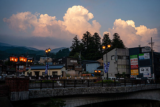 日本下吕温泉飞驒川河床风景