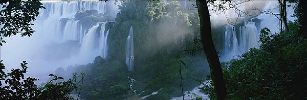 瀑布,伊瓜苏瀑布,围绕,热带雨林,国家公园,巴西