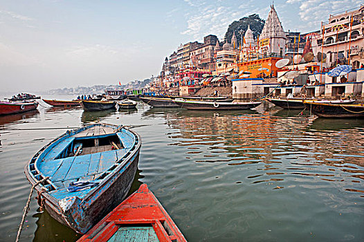 船,神圣,楼梯,恒河,城市风光,早晨,瓦腊纳西,贝拿勒斯,北方邦,印度,亚洲
