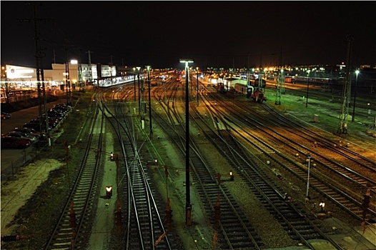 火车站,夜晚