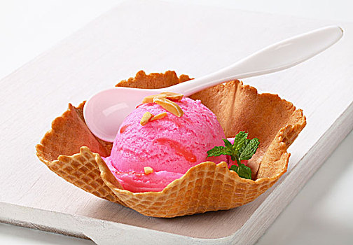 粉色,冰淇淋,威化脆皮,碗