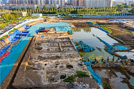 河南郑州商都商代遗址文物考古发掘工地