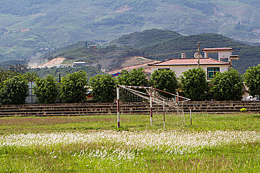山区的足球场