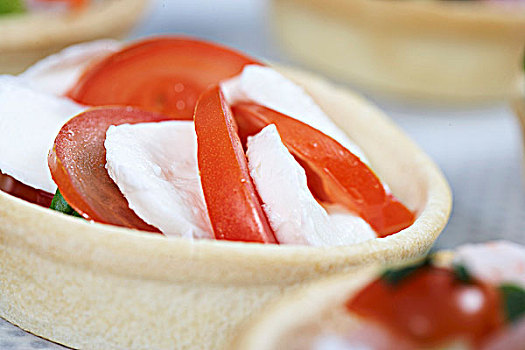 西红柿,白干酪,果料小馅饼