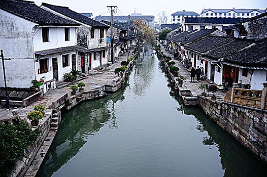 浙江绍兴八字桥社区沿河民居全景