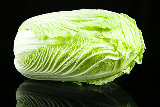 黑底上放着大白菜