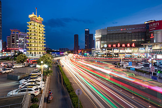 日落时分河南郑州市中心二七广场全景