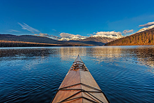 海上皮划艇,湖,晚秋,冰川国家公园,蒙大拿,美国,大幅,尺寸