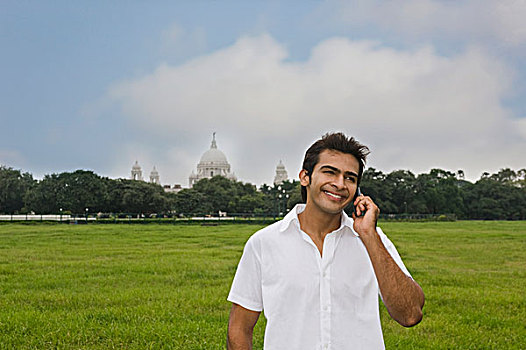 男人,交谈,手机,纪念,背景,维多利亚,加尔各答,西孟加拉,印度