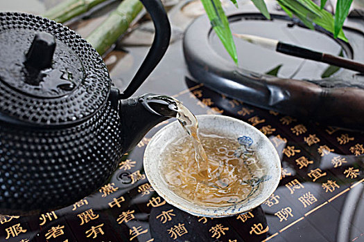 茶叶，茶水
