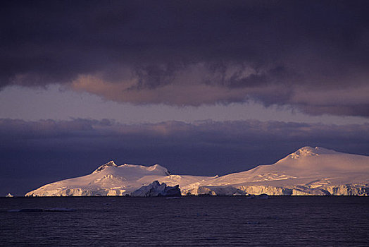 南极半岛,湾,山峦