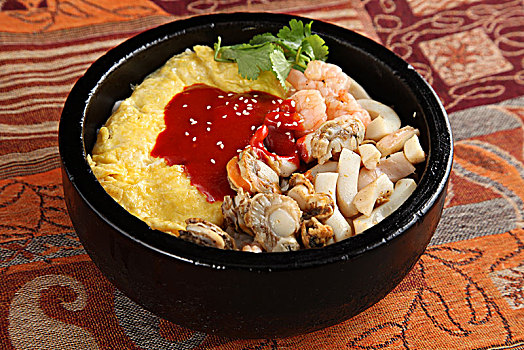 石锅海鲜蛋包饭